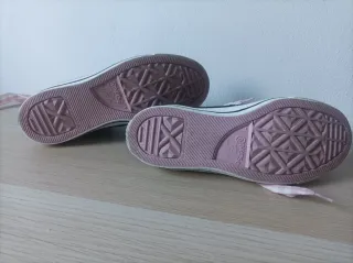 Converse mujer talla 37 negras con cordones rosas