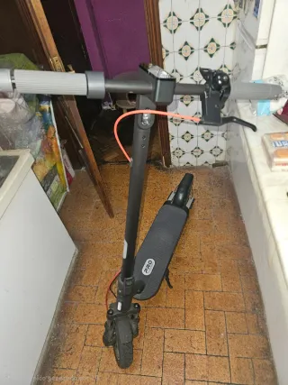 Patinete Eléctrico Xiaomi 5 Pro. Tiene tres meses.