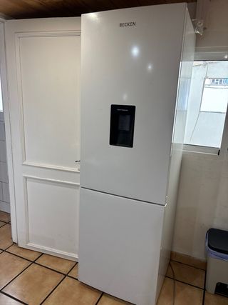 Nevera Combi BECKEN con dispensador