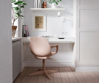 Silla giratoria IKEA ODGER beige