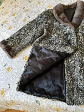 Abrigo de piel de Astracán auténtico