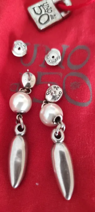 Pendientes largos Unode50 perla y cristal