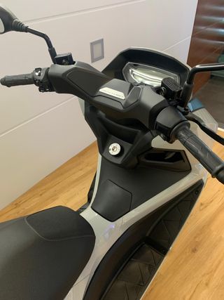 Kymco SkyTown 125 2026 con baúl