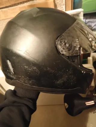 Casco de moto negro