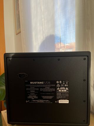 Altavoz Fender Mustang LT25 Negro