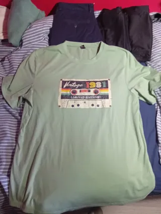 Camisa Tommy, ropa variada