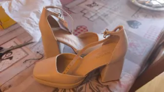 Zapatos de tacón ancho plataforma baja