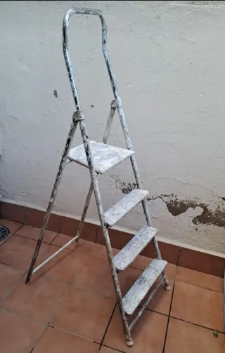 Escalera plegable 4 peldaños
