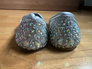 Zapatos plateados con pedrería -  boda hindú india