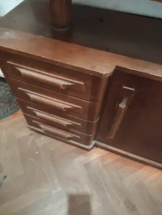 Mueble vintage madera cajones y puertas