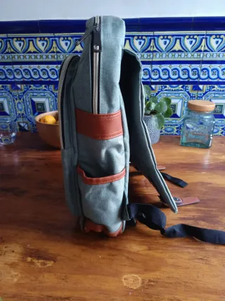 Mochila bolso marrón y verde