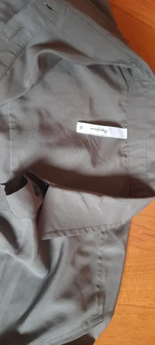 Vestido largo estilo camisa verde oliva