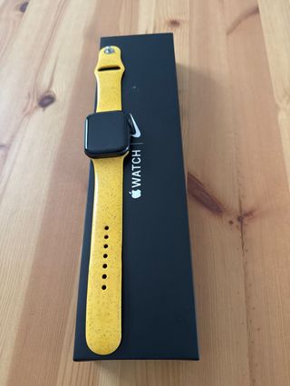 Apple Watch Nike S6 Amarillo/Negro