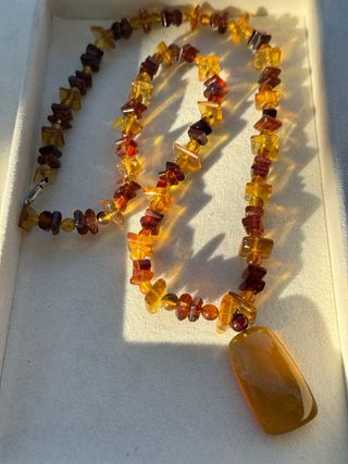 Collar de ámbar con colgante