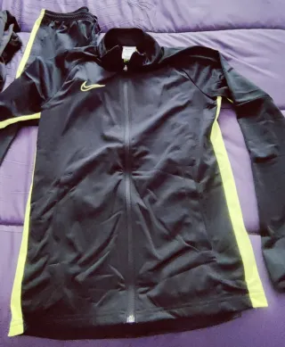 Chándal Nike Negro y Amarillo