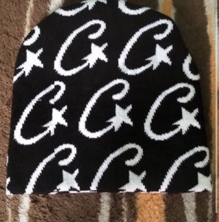 Gorra Corteiz negra y blanca