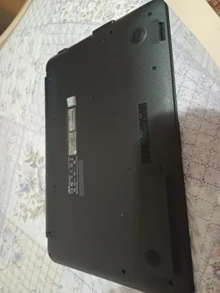 Ordenador portátil Asus Beige y Negro