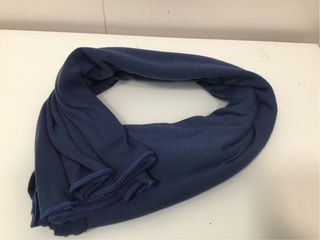 Bufanda o vestido azul