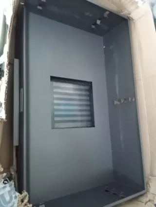 Barbacoa con ruedas y parrilla