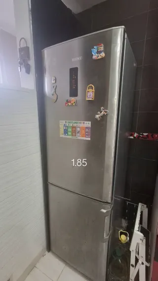 Cocina modular roja y negra