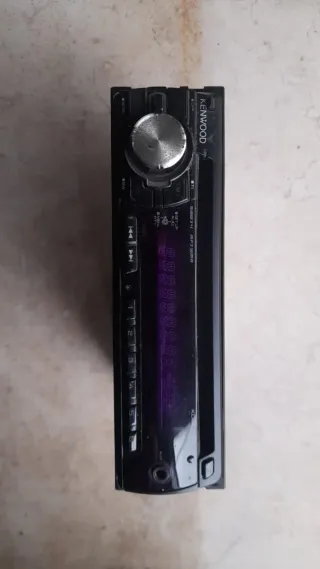Autoradio Kenwood con frontalino estraibile