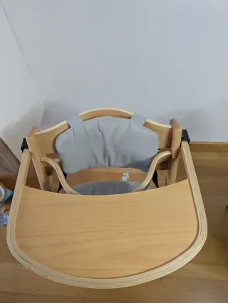 Trona de madera para bebé