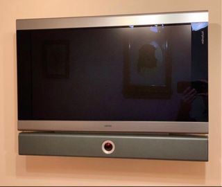 TV Loewe Individual 50