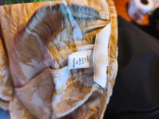 Vestido H&M amarillo estampado,amplio, tela ligera