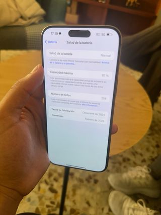 iPhone 16 Pro Max Dorado/Plateado