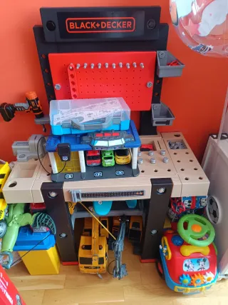 Banco de herramientas Black+Decker