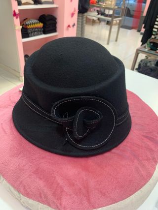 Cappello donna in lana nero