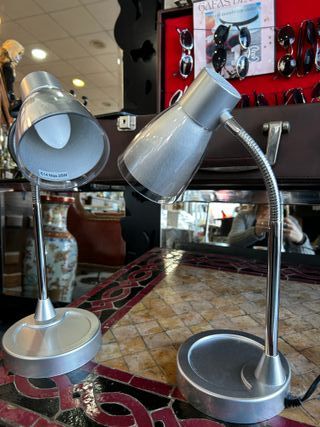 Lámparas de escritorio flexibles plateadas