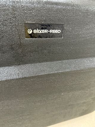 Máquina de escribir Silver-Reed 2600 CR