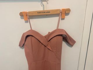 Vestido largo rosa con abertura