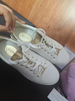Zapatillas Michael Kors Blancas y Doradas