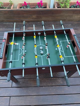 Futbolín de madera