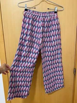 Pantalón estampado Zara