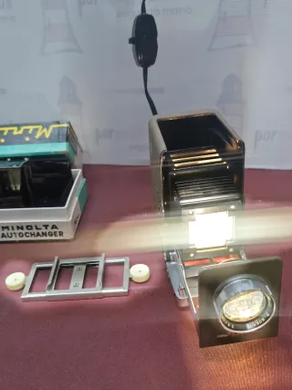 Proyector Minolta Mini + Autocharger