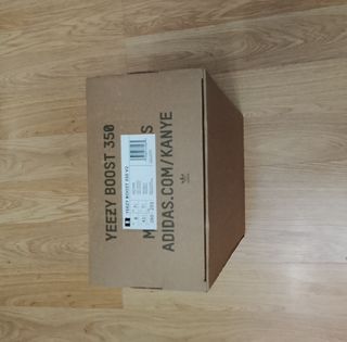 Adidas Yeezy 350 Carbon Beluga sin usar