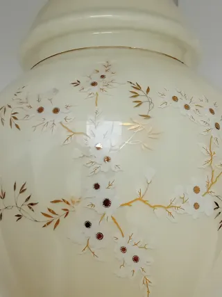 Lámpara globo de cristal decorada