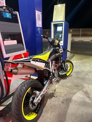 Husqvarna Supermotard
