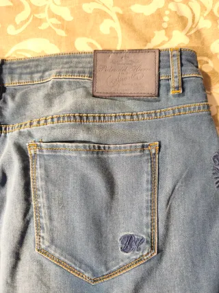 Falda vaquera Pedro del Hierro bordada