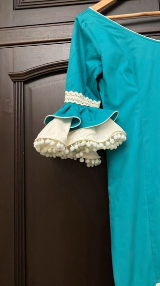 Traje de Flamenca Azul y beige Hecho a medida