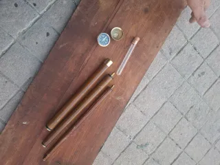 Bastón raro con brújula