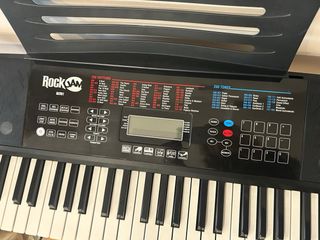 Teclado RockJam con soporte y banqueta