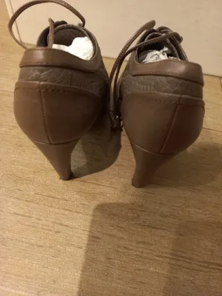 Zapatos botín cordones tacón