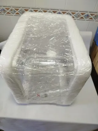 2 Mesa auxiliar transparente