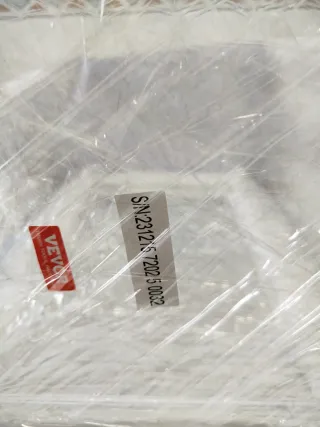 2 Mesa auxiliar transparente