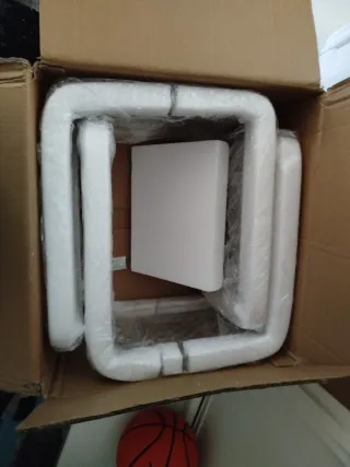 2 Mesa auxiliar transparente