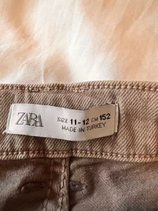 Pantalones cargo Zara beige 11-12 años, 152 cm.